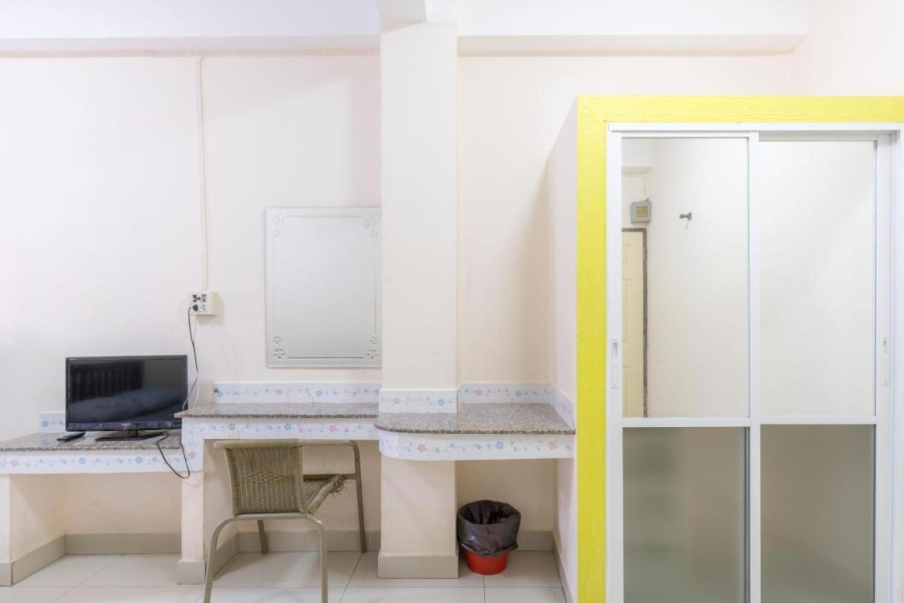 Oyo 75405 Ladda Place Μπανγκόκ Εξωτερικό φωτογραφία