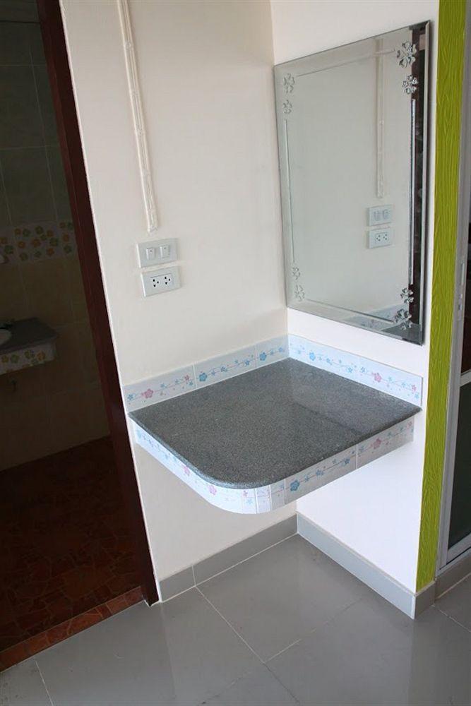 Oyo 75405 Ladda Place Μπανγκόκ Εξωτερικό φωτογραφία